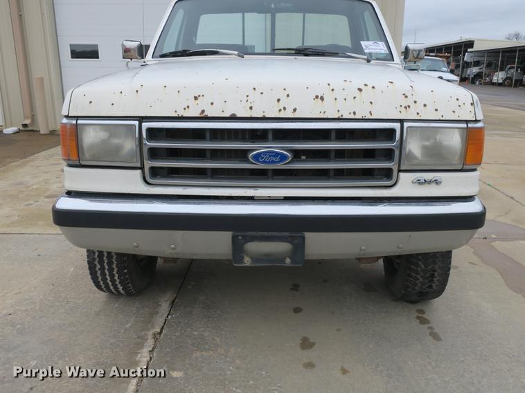 image for item DB8824 1991 Ford F250 pickup truck
