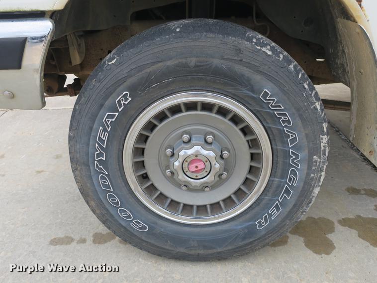 image for item DB8824 1991 Ford F250 pickup truck