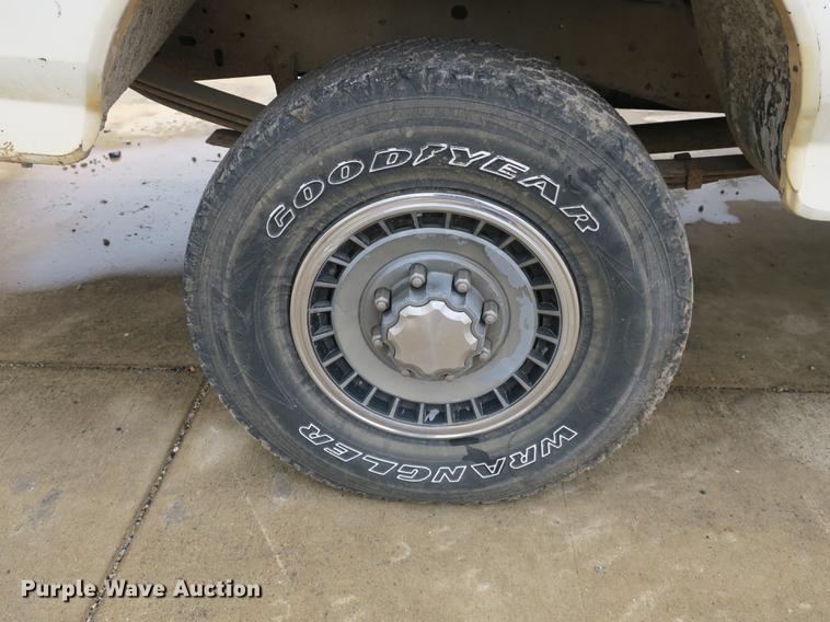 image for item DB8824 1991 Ford F250 pickup truck