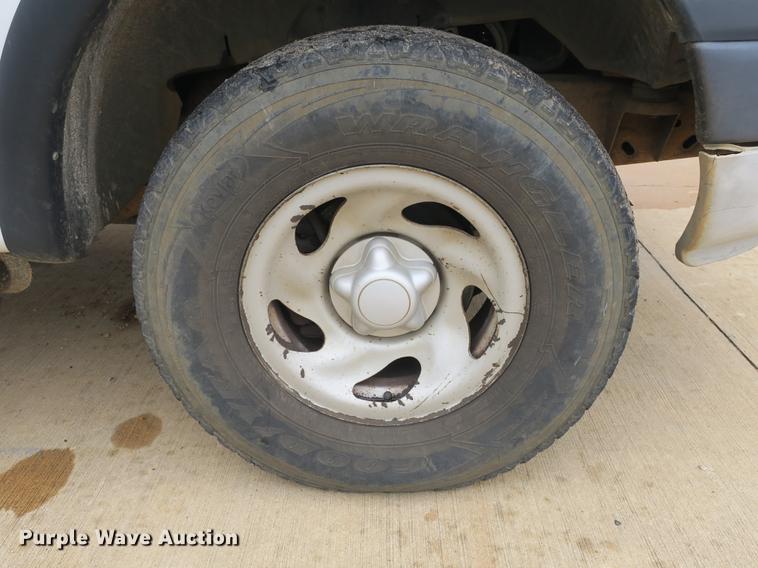 image for item DB8826 2003 Ford F150 SuperCab pickup truck