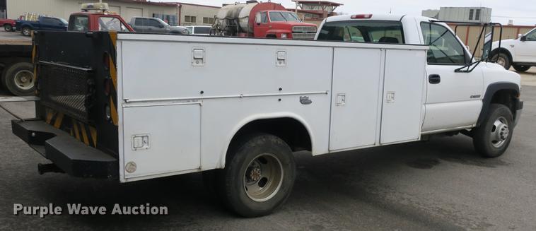 image for item DB8827 2002 Chevrolet Silverado 3500 utility bed pickup truck