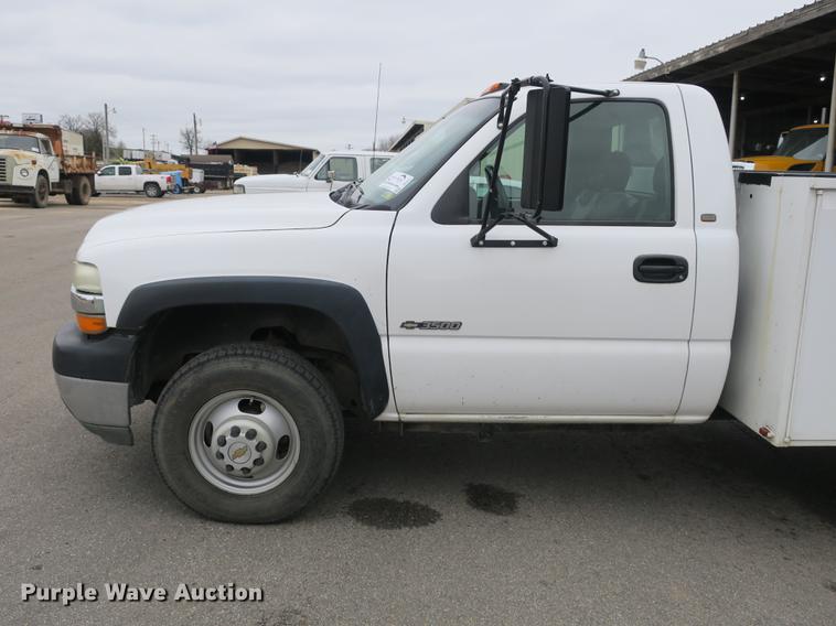 image for item DB8827 2002 Chevrolet Silverado 3500 utility bed pickup truck