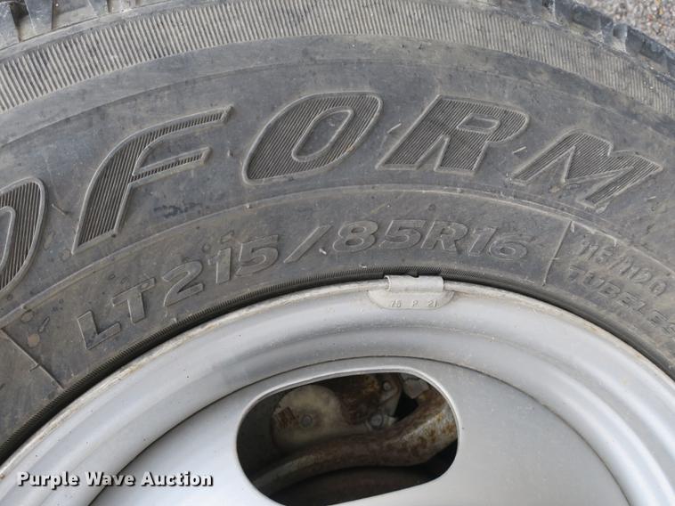 image for item DB8827 2002 Chevrolet Silverado 3500 utility bed pickup truck