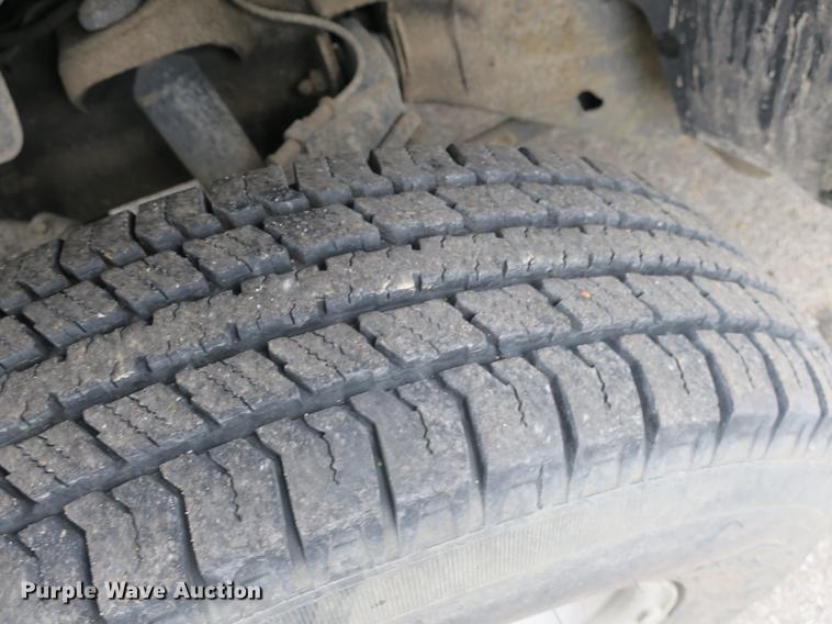 image for item DB8827 2002 Chevrolet Silverado 3500 utility bed pickup truck