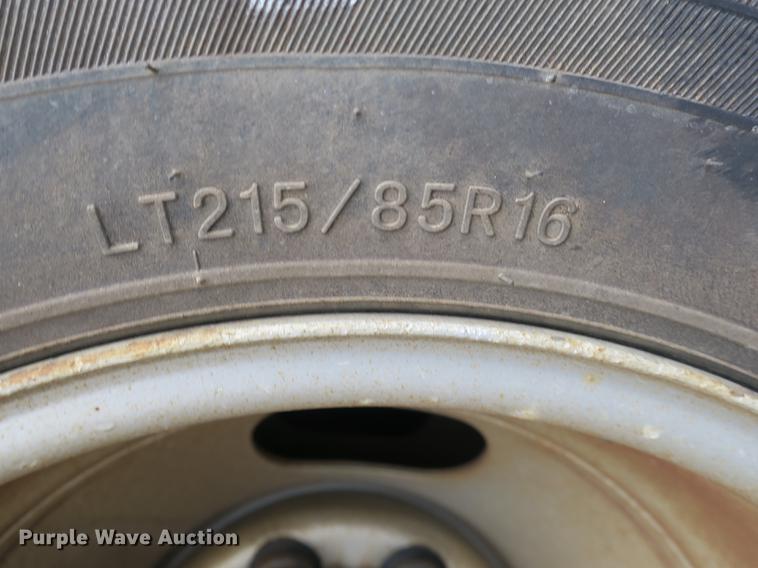 image for item DB8827 2002 Chevrolet Silverado 3500 utility bed pickup truck