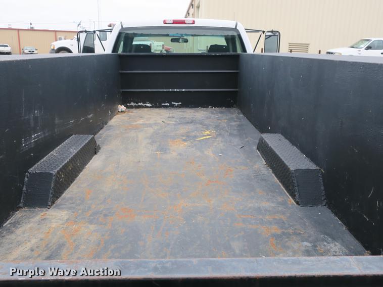 image for item DB8827 2002 Chevrolet Silverado 3500 utility bed pickup truck