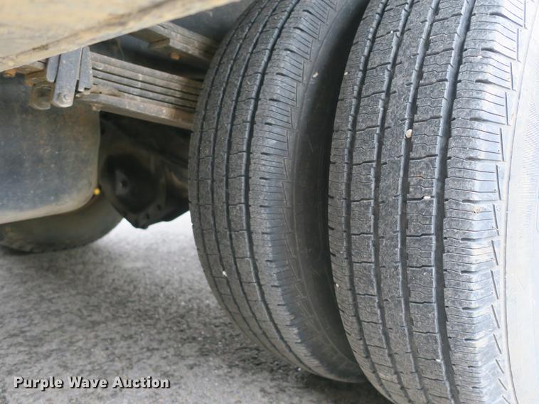 image for item DB8827 2002 Chevrolet Silverado 3500 utility bed pickup truck