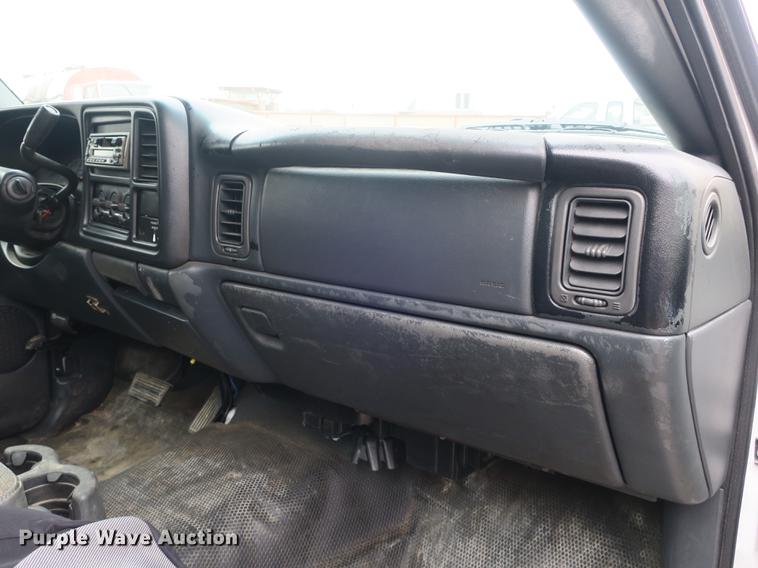 image for item DB8827 2002 Chevrolet Silverado 3500 utility bed pickup truck