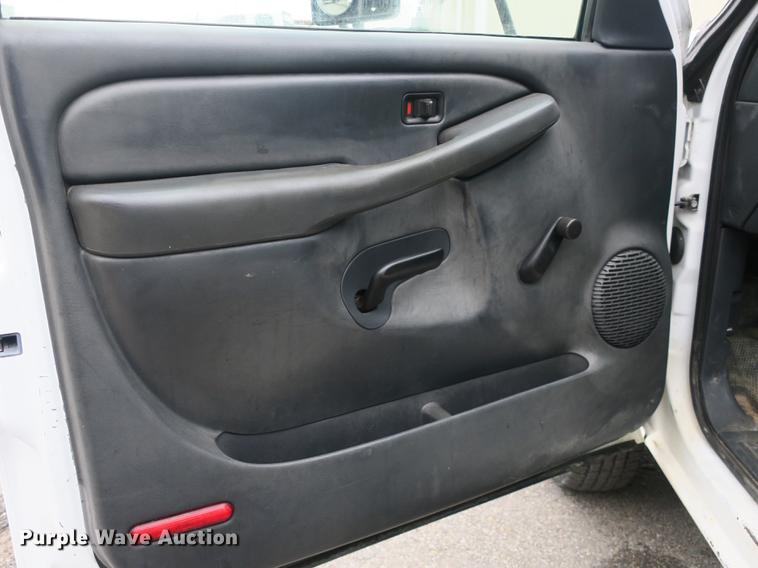 image for item DB8827 2002 Chevrolet Silverado 3500 utility bed pickup truck