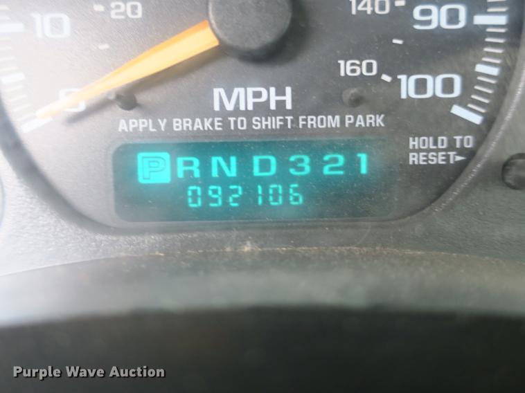 image for item DB8827 2002 Chevrolet Silverado 3500 utility bed pickup truck