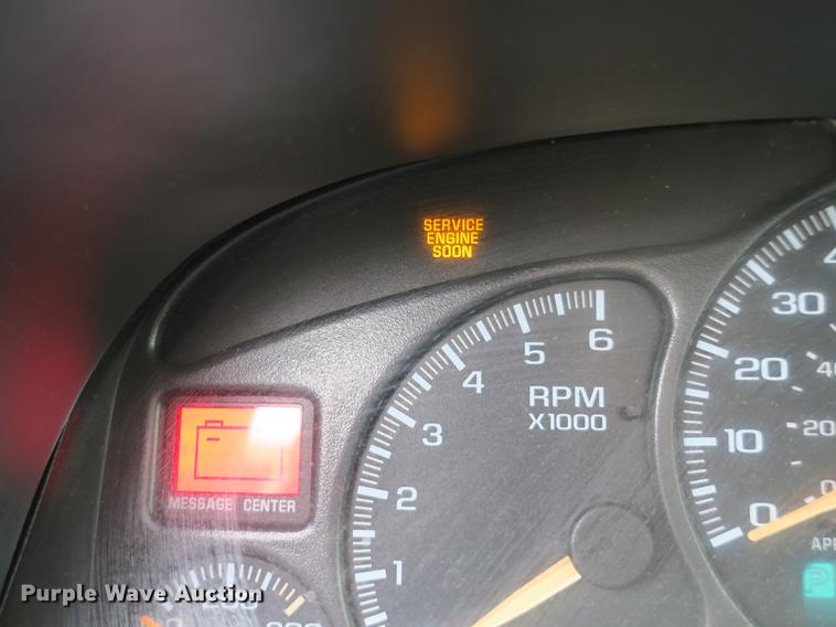 image for item DB8827 2002 Chevrolet Silverado 3500 utility bed pickup truck