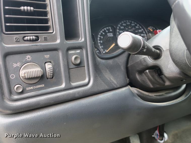 image for item DB8827 2002 Chevrolet Silverado 3500 utility bed pickup truck