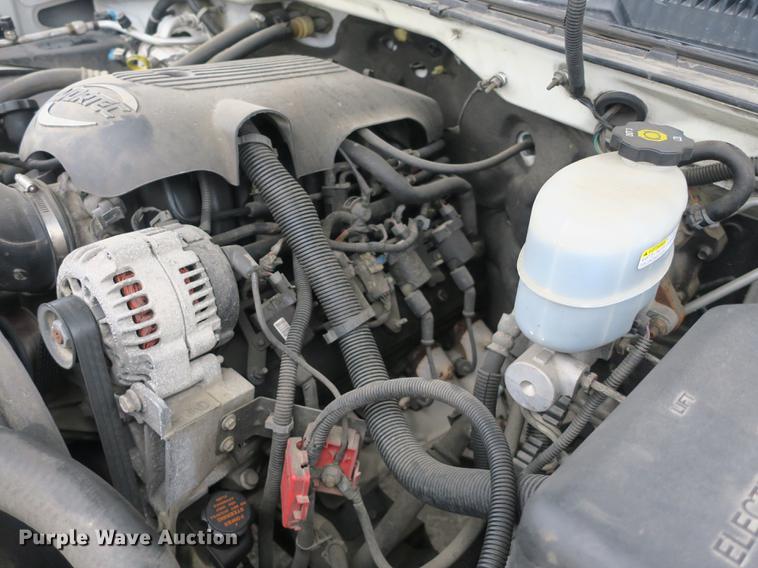 image for item DB8827 2002 Chevrolet Silverado 3500 utility bed pickup truck