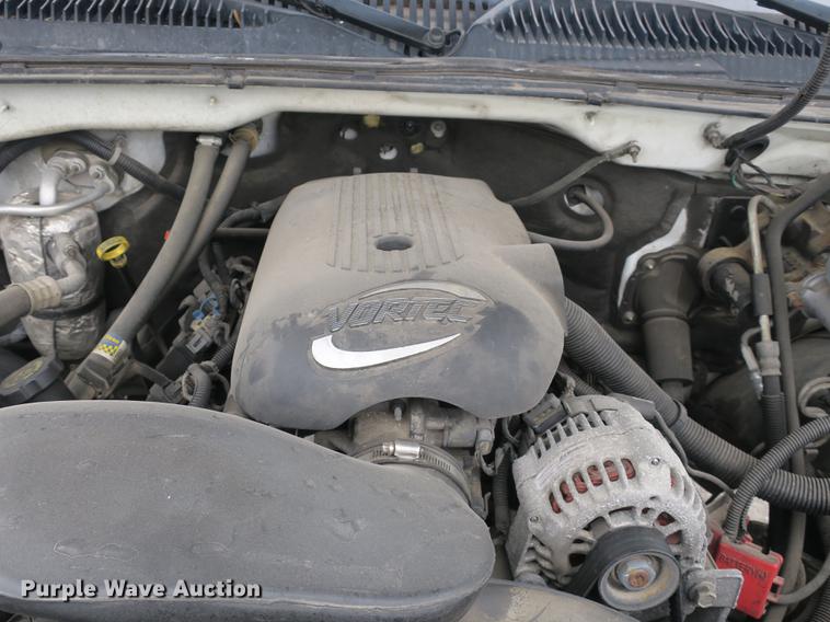 image for item DB8827 2002 Chevrolet Silverado 3500 utility bed pickup truck