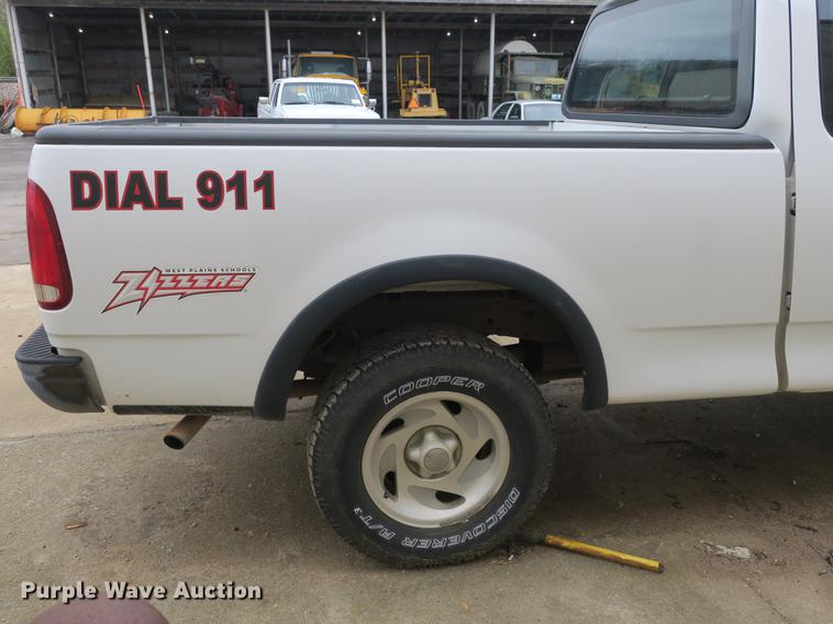 image for item DB8828 2001 Ford F150 SuperCab pickup truck