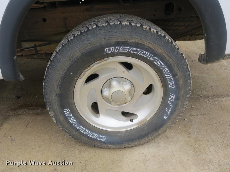 image for item DB8828 2001 Ford F150 SuperCab pickup truck