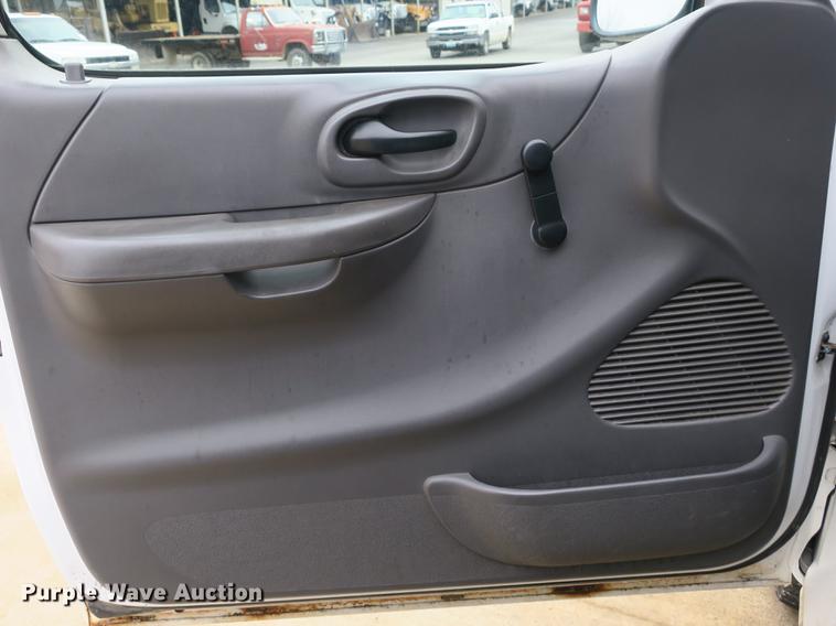 image for item DB8828 2001 Ford F150 SuperCab pickup truck