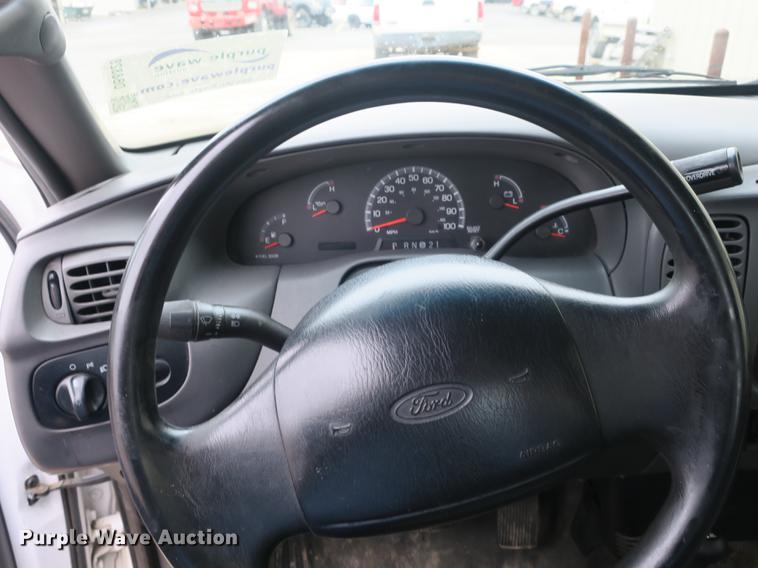 image for item DB8828 2001 Ford F150 SuperCab pickup truck