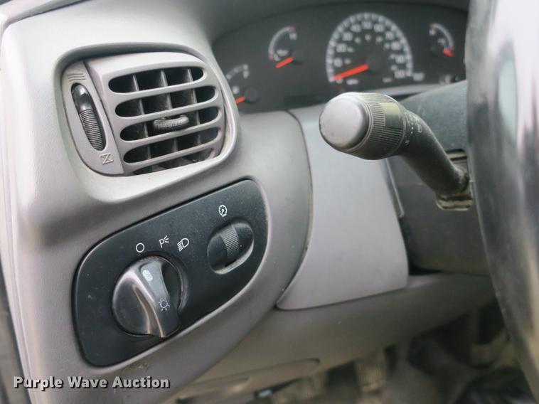 image for item DB8828 2001 Ford F150 SuperCab pickup truck