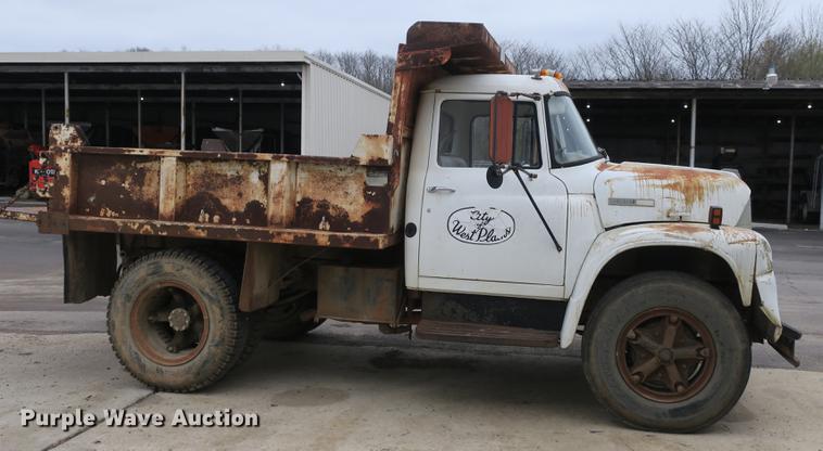 image for item DB8829 1978 International Loadstar 1600 dump truck