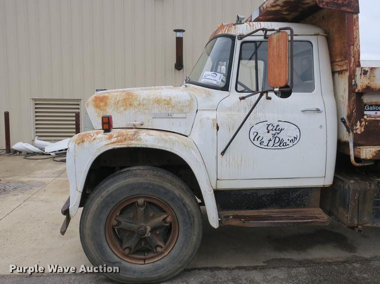 image for item DB8829 1978 International Loadstar 1600 dump truck