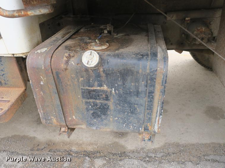 image for item DB8829 1978 International Loadstar 1600 dump truck