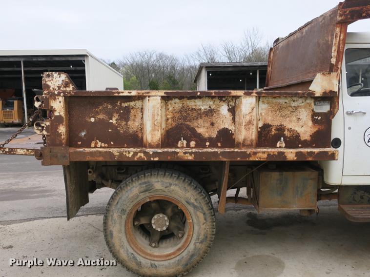 image for item DB8829 1978 International Loadstar 1600 dump truck