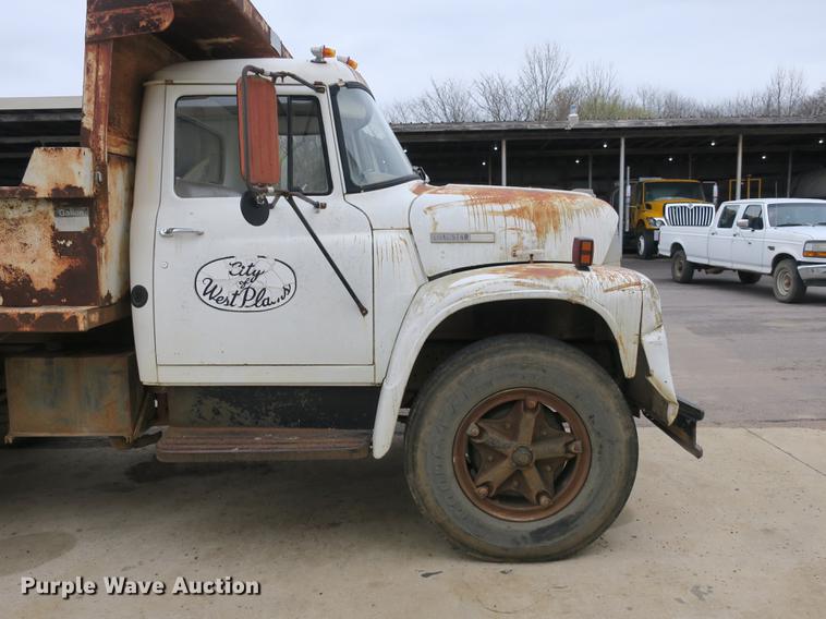 image for item DB8829 1978 International Loadstar 1600 dump truck