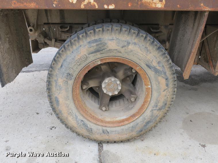 image for item DB8829 1978 International Loadstar 1600 dump truck