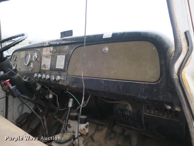 image for item DB8829 1978 International Loadstar 1600 dump truck