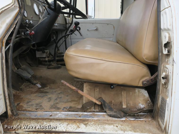 image for item DB8829 1978 International Loadstar 1600 dump truck