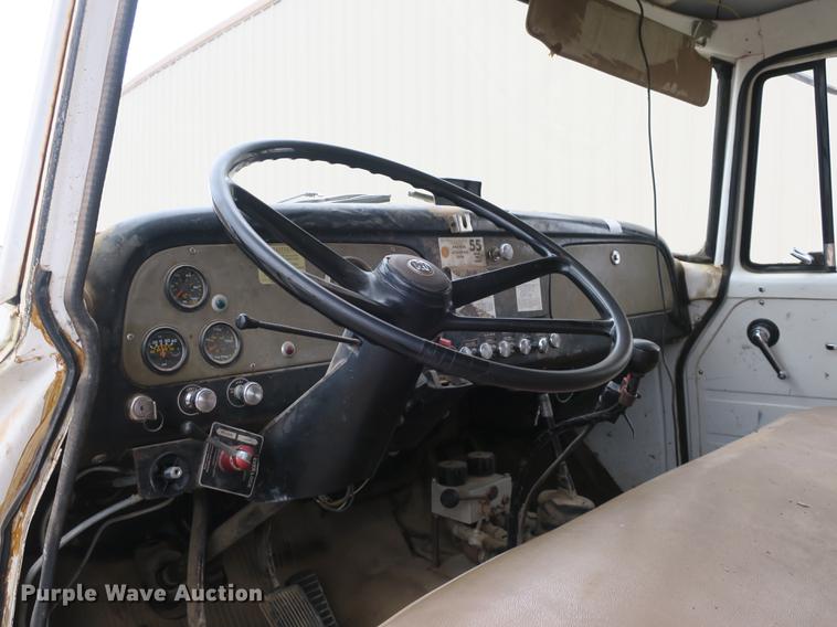 image for item DB8829 1978 International Loadstar 1600 dump truck