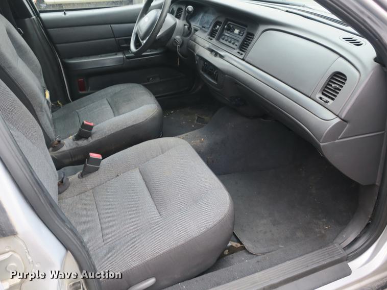 image for item DB8831 2003 Ford Crown Victoria Police Interceptor