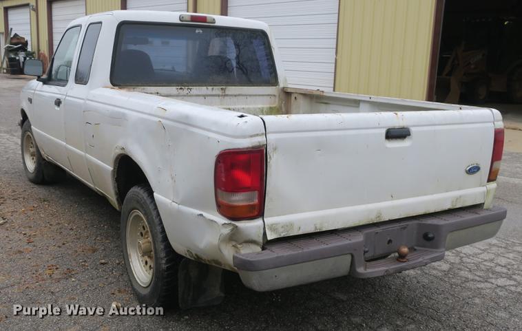 image for item DB8832 1996 Ford Ranger SuperCab pickup truck