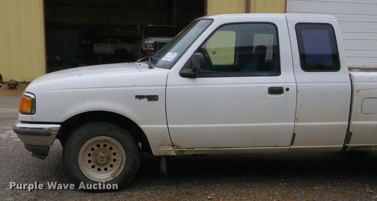 image for item DB8832 1996 Ford Ranger SuperCab pickup truck