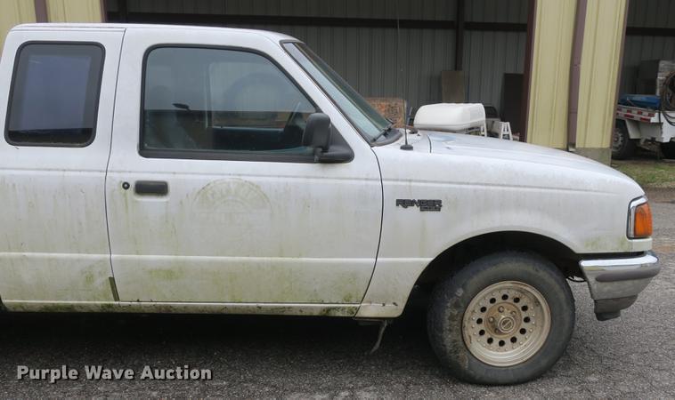 image for item DB8832 1996 Ford Ranger SuperCab pickup truck