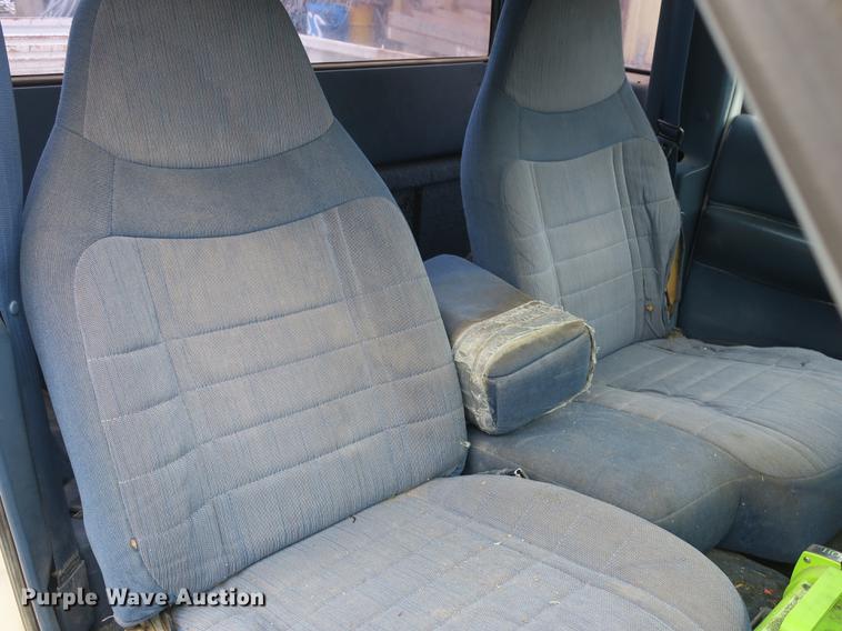 image for item DB8832 1996 Ford Ranger SuperCab pickup truck