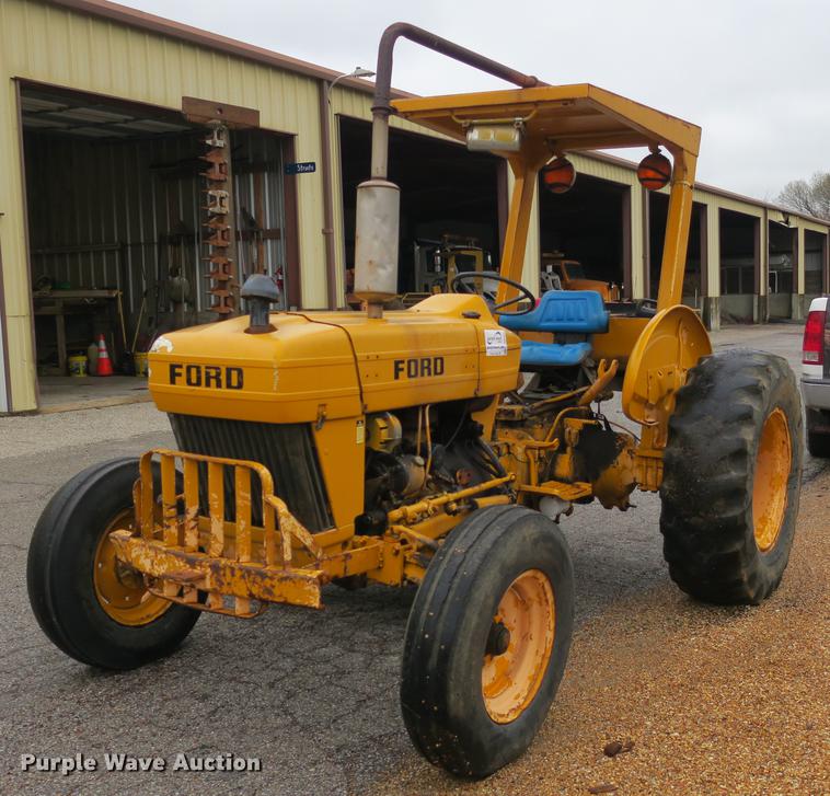 image for item DB8833 Ford CA414C tractor