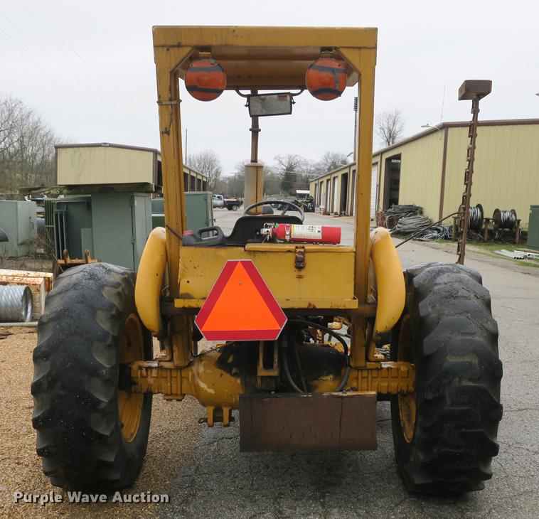 image for item DB8833 Ford CA414C tractor
