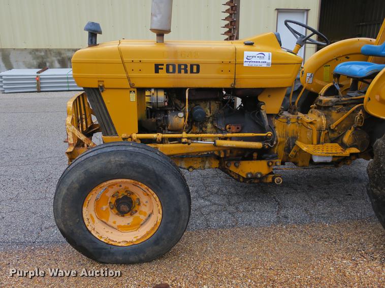 image for item DB8833 Ford CA414C tractor