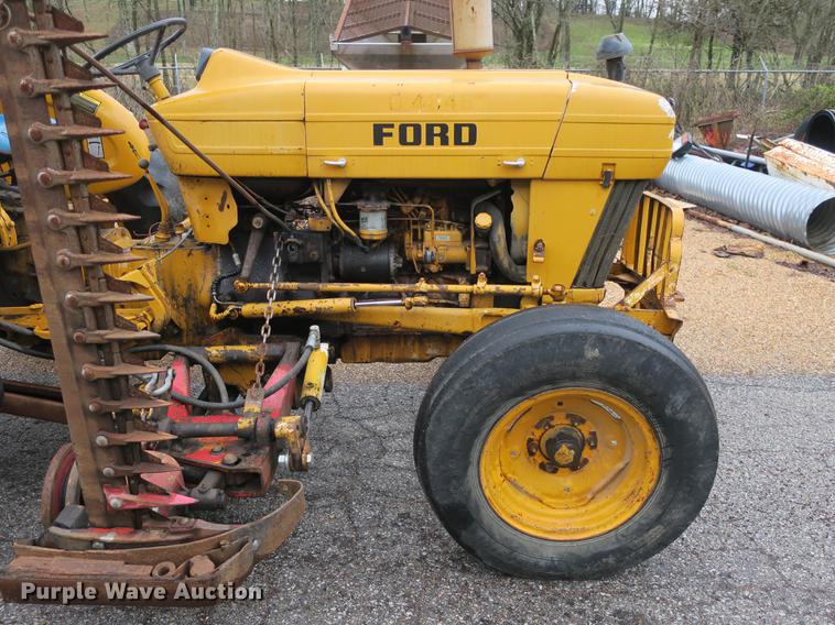 image for item DB8833 Ford CA414C tractor