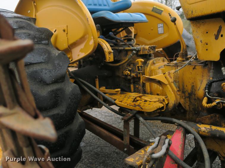image for item DB8833 Ford CA414C tractor