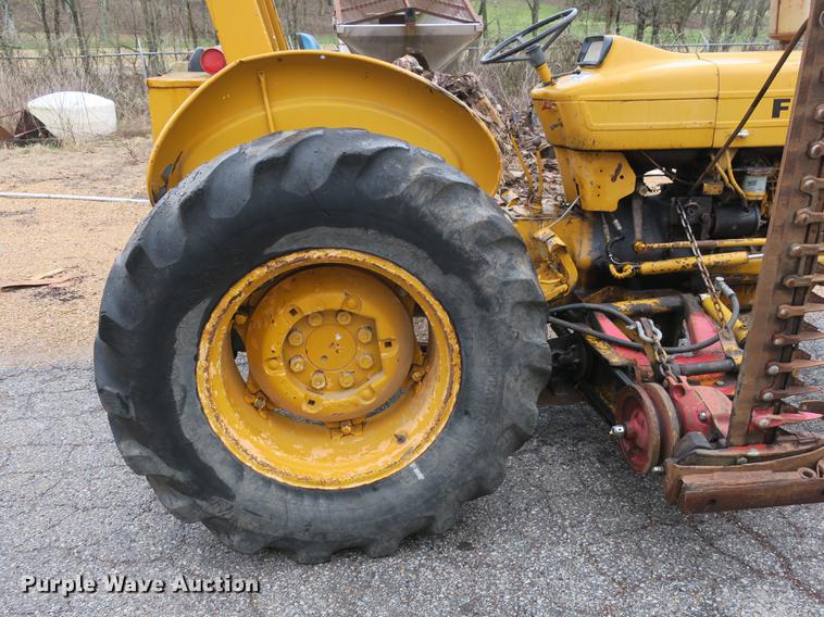 image for item DB8833 Ford CA414C tractor