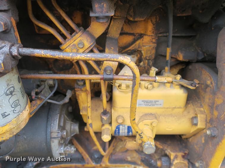 image for item DB8833 Ford CA414C tractor