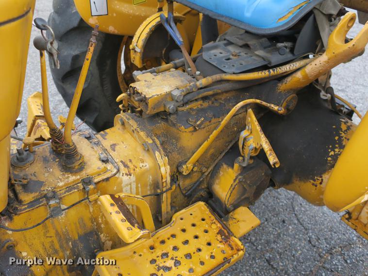 image for item DB8833 Ford CA414C tractor