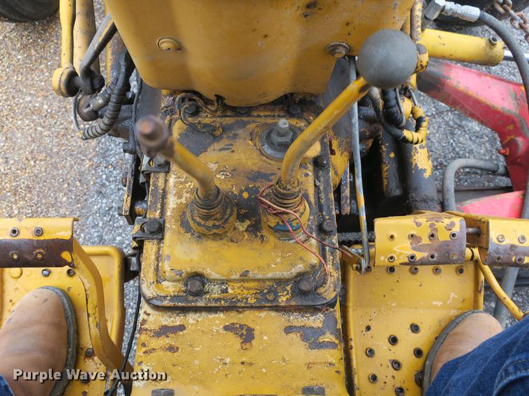 image for item DB8833 Ford CA414C tractor