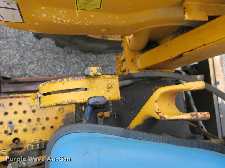 image for item DB8833 Ford CA414C tractor