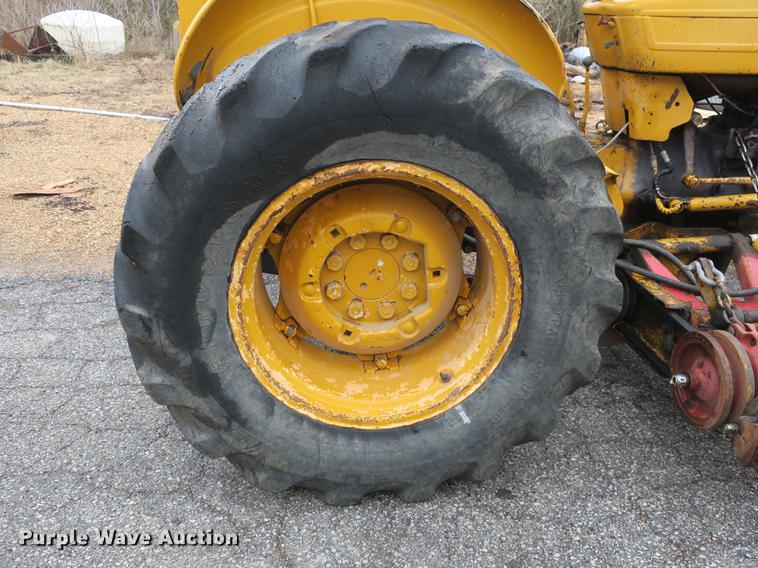 image for item DB8833 Ford CA414C tractor