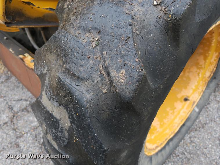 image for item DB8833 Ford CA414C tractor