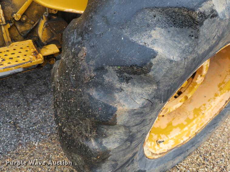 image for item DB8833 Ford CA414C tractor